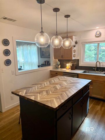 711 Cedar Avenue, Fairhope, AL 35632