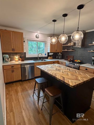 711 Cedar Avenue, Fairhope, AL 35632