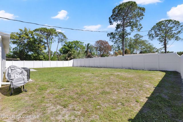 634 Brickell Street SE, Palm Bay, FL 32909