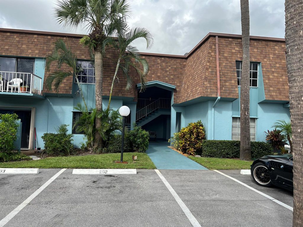 950 S Kanner Highway D-22, Stuart, FL 34994