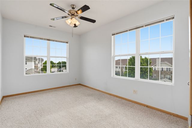 1329 SE University Avenue 302, Waukee, IA 50263