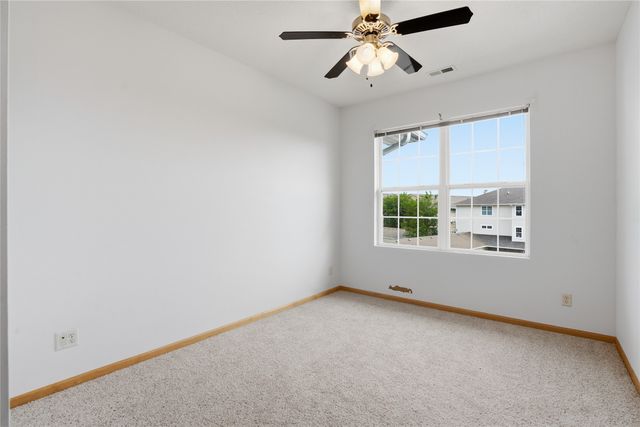 1329 SE University Avenue 302, Waukee, IA 50263