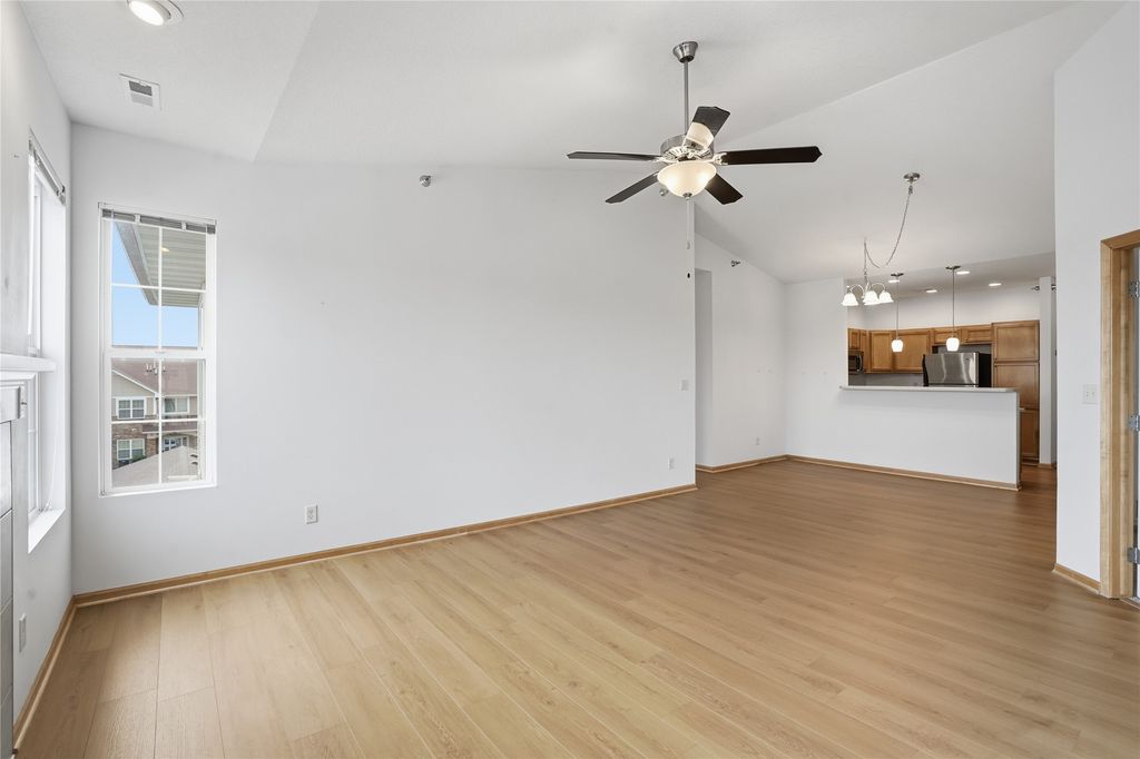 1329 SE University Avenue 302, Waukee, IA 50263
