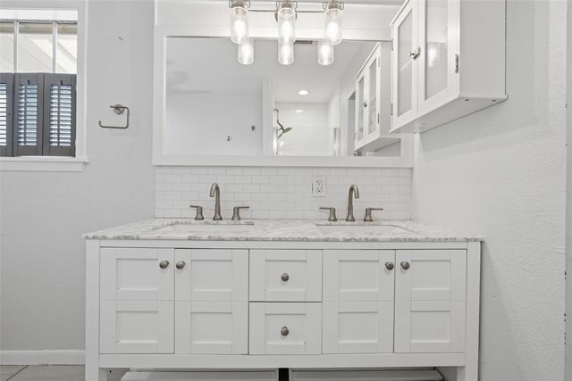 7483 Gholson Road, Waco, TX 76705