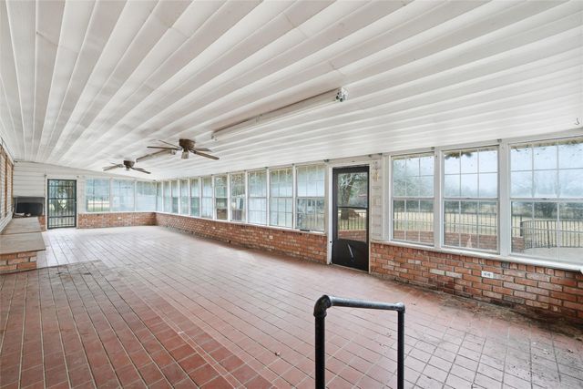 7483 Gholson Road, Waco, TX 76705