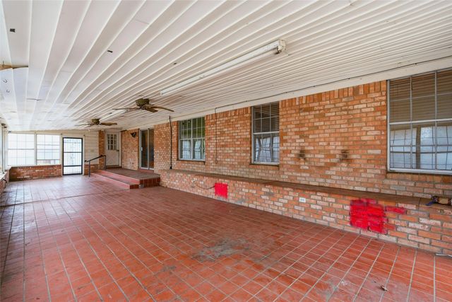 7483 Gholson Road, Waco, TX 76705