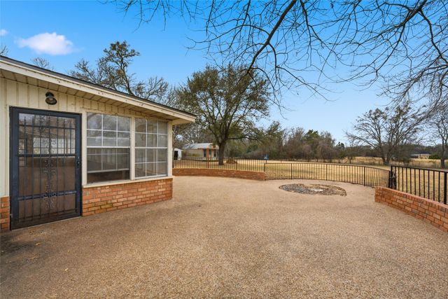 7483 Gholson Road, Waco, TX 76705
