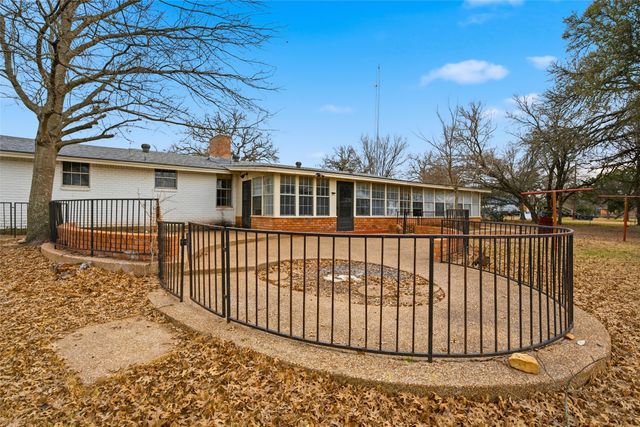 7483 Gholson Road, Waco, TX 76705