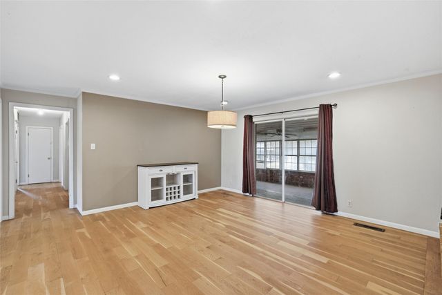 7483 Gholson Road, Waco, TX 76705