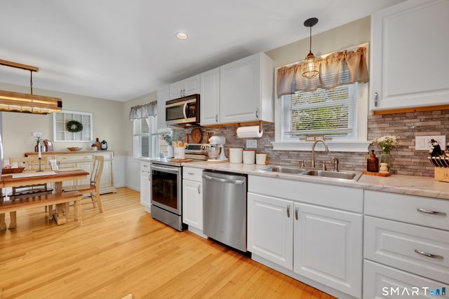 7 Mountain View Avenue, Enfield, CT 06082