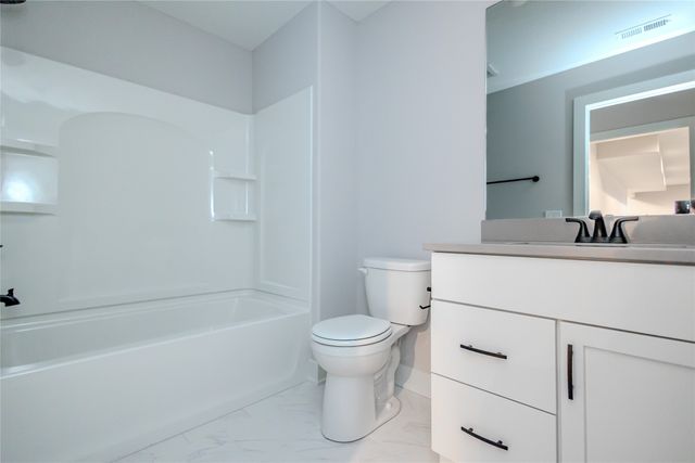 215 NW Ashley Avenue, Waukee, IA 50263