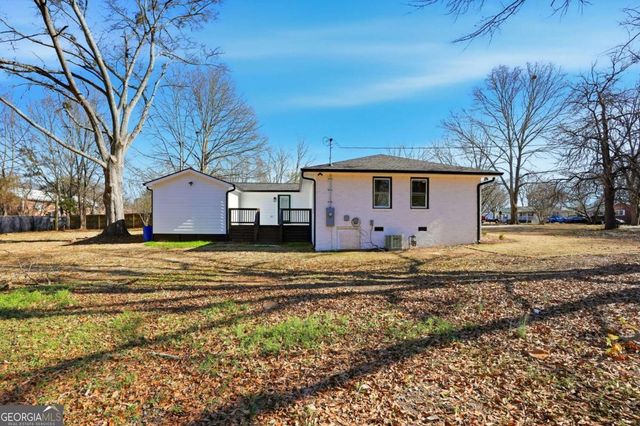 127 Perry Street, Loganville, GA 30052