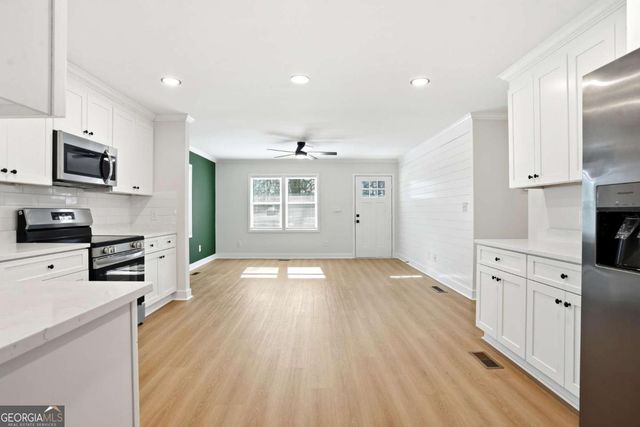 127 Perry Street, Loganville, GA 30052