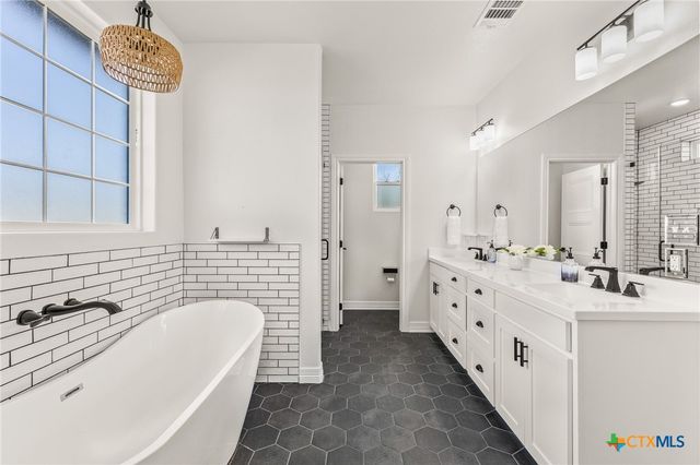 242 Sand Flat Lane, Temple, TX 76502