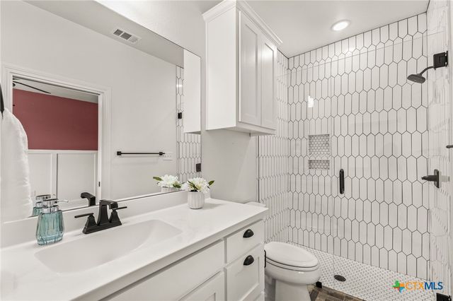 242 Sand Flat Lane, Temple, TX 76502