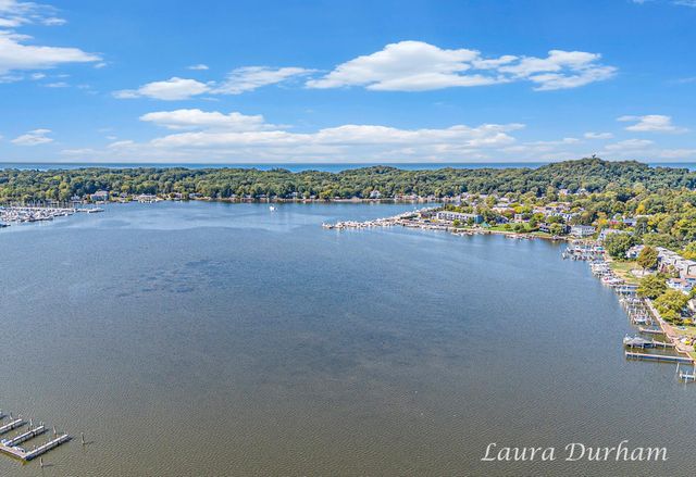 510 S Maple Street, Saugatuck, MI 49453