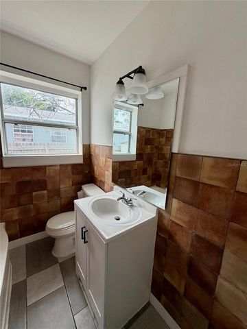 2134 25TH AVENUE N, St Petersburg, FL 33713