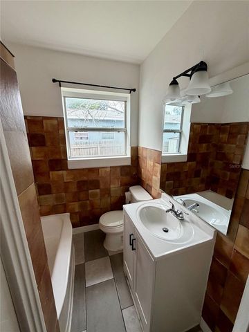 2134 25TH AVENUE N, St Petersburg, FL 33713