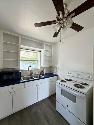 2134 25TH AVENUE N, St Petersburg, FL 33713