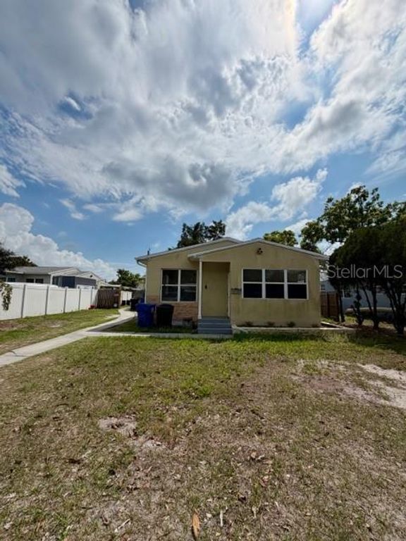 2134 25TH AVENUE N, St Petersburg, FL 33713