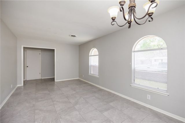 207 Blanco Dr, Portland, TX 78374