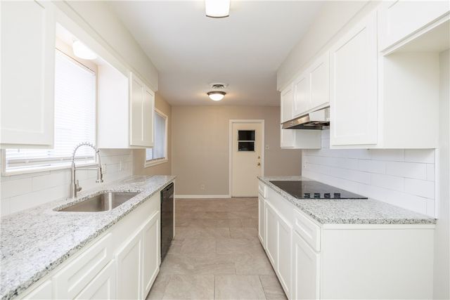 207 Blanco Dr, Portland, TX 78374