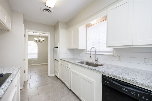 207 Blanco Dr, Portland, TX 78374