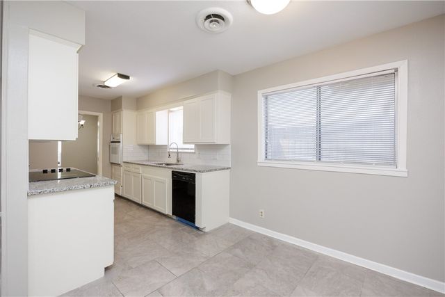 207 Blanco Dr, Portland, TX 78374