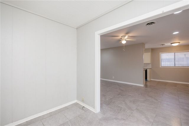 207 Blanco Dr, Portland, TX 78374