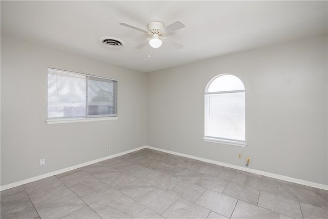 207 Blanco Dr, Portland, TX 78374