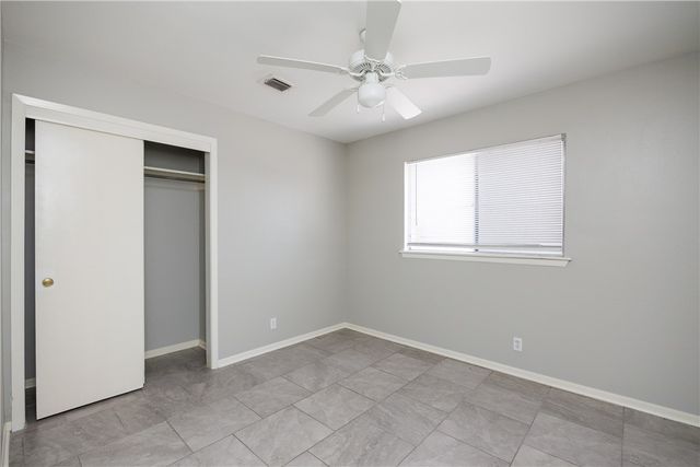 207 Blanco Dr, Portland, TX 78374