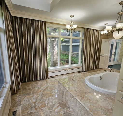 13616 Route 176, Woodstock, IL 60098