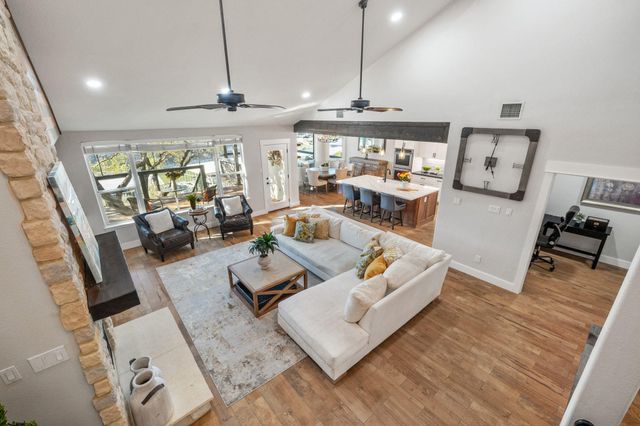 22008 Briarcliff DR, Spicewood, TX 78669