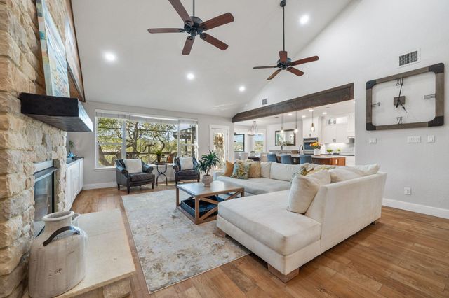 22008 Briarcliff DR, Spicewood, TX 78669