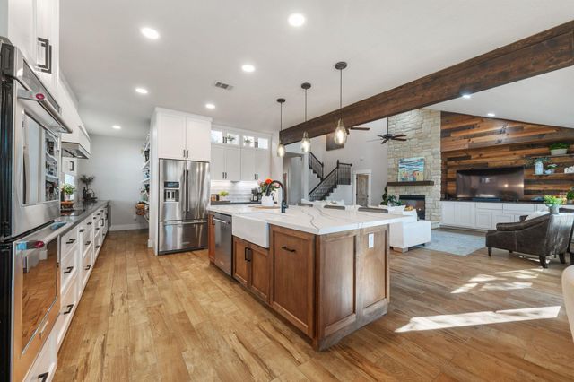 22008 Briarcliff DR, Spicewood, TX 78669