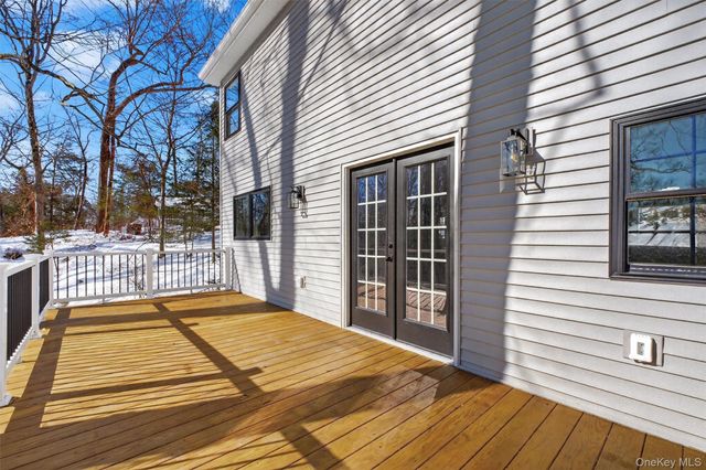 16 Cold Spring Road, Putnam Valley, NY 10579