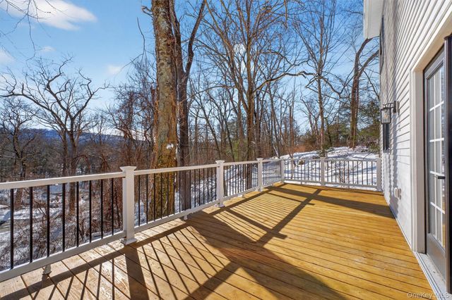 16 Cold Spring Road, Putnam Valley, NY 10579