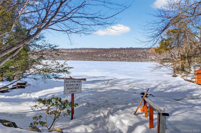 16 Cold Spring Road, Putnam Valley, NY 10579