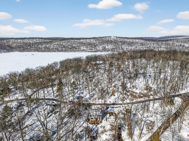 16 Cold Spring Road, Putnam Valley, NY 10579