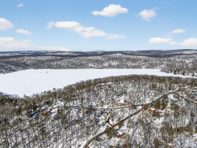 16 Cold Spring Road, Putnam Valley, NY 10579