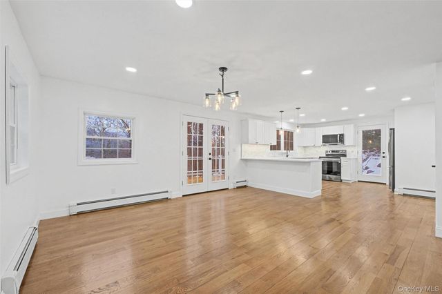 16 Cold Spring Road, Putnam Valley, NY 10579