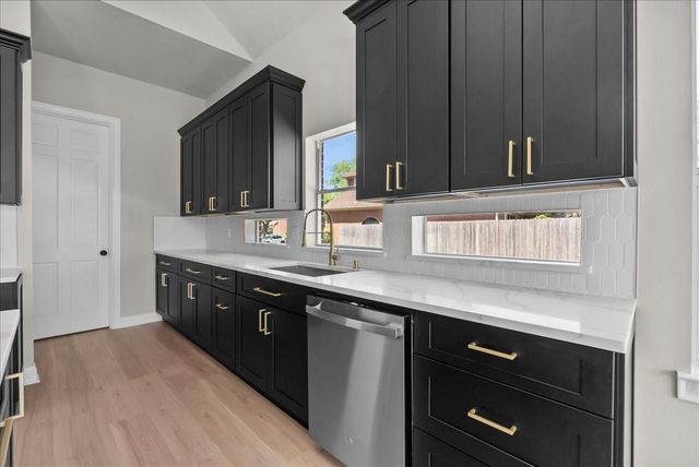 1806 Winter Knoll Way, Houston, TX 77062