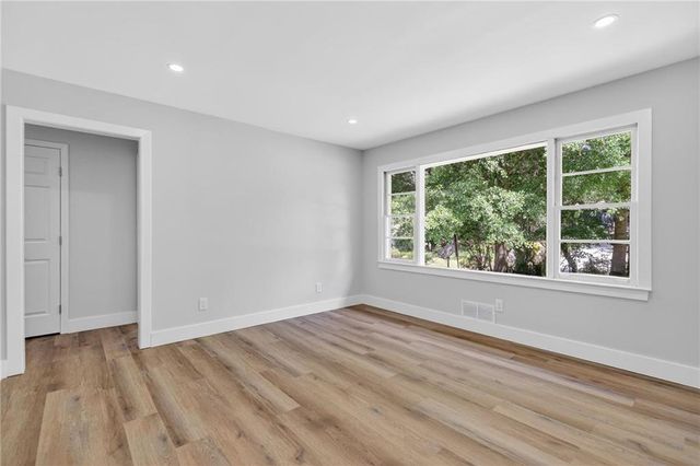 2712 Loghaven Drive NW, Atlanta, GA 30318