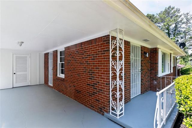 2712 Loghaven Drive NW, Atlanta, GA 30318