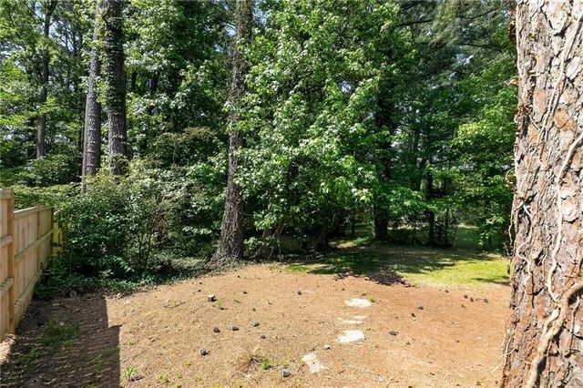 2712 Loghaven Drive NW, Atlanta, GA 30318
