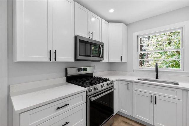 2712 Loghaven Drive NW, Atlanta, GA 30318