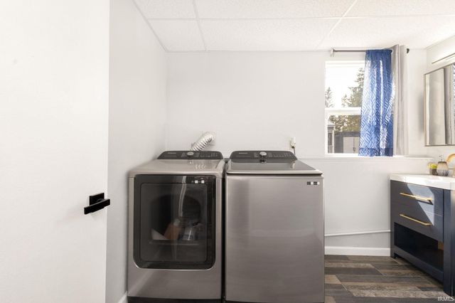 52235 Helmen Avenue, South Bend, IN 46637