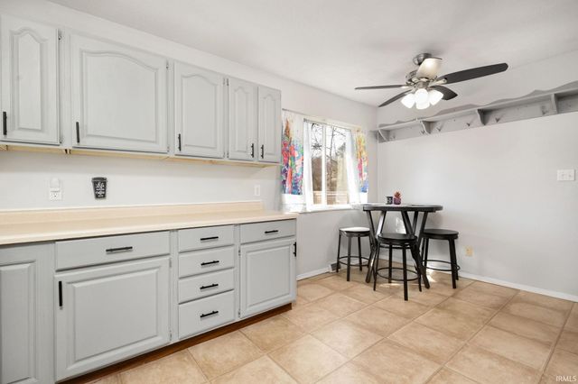 52235 Helmen Avenue, South Bend, IN 46637