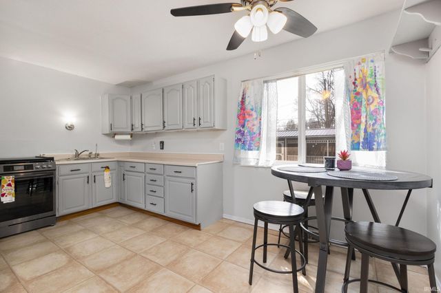 52235 Helmen Avenue, South Bend, IN 46637