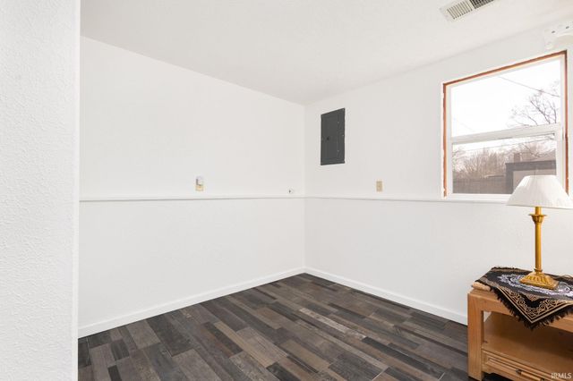 52235 Helmen Avenue, South Bend, IN 46637